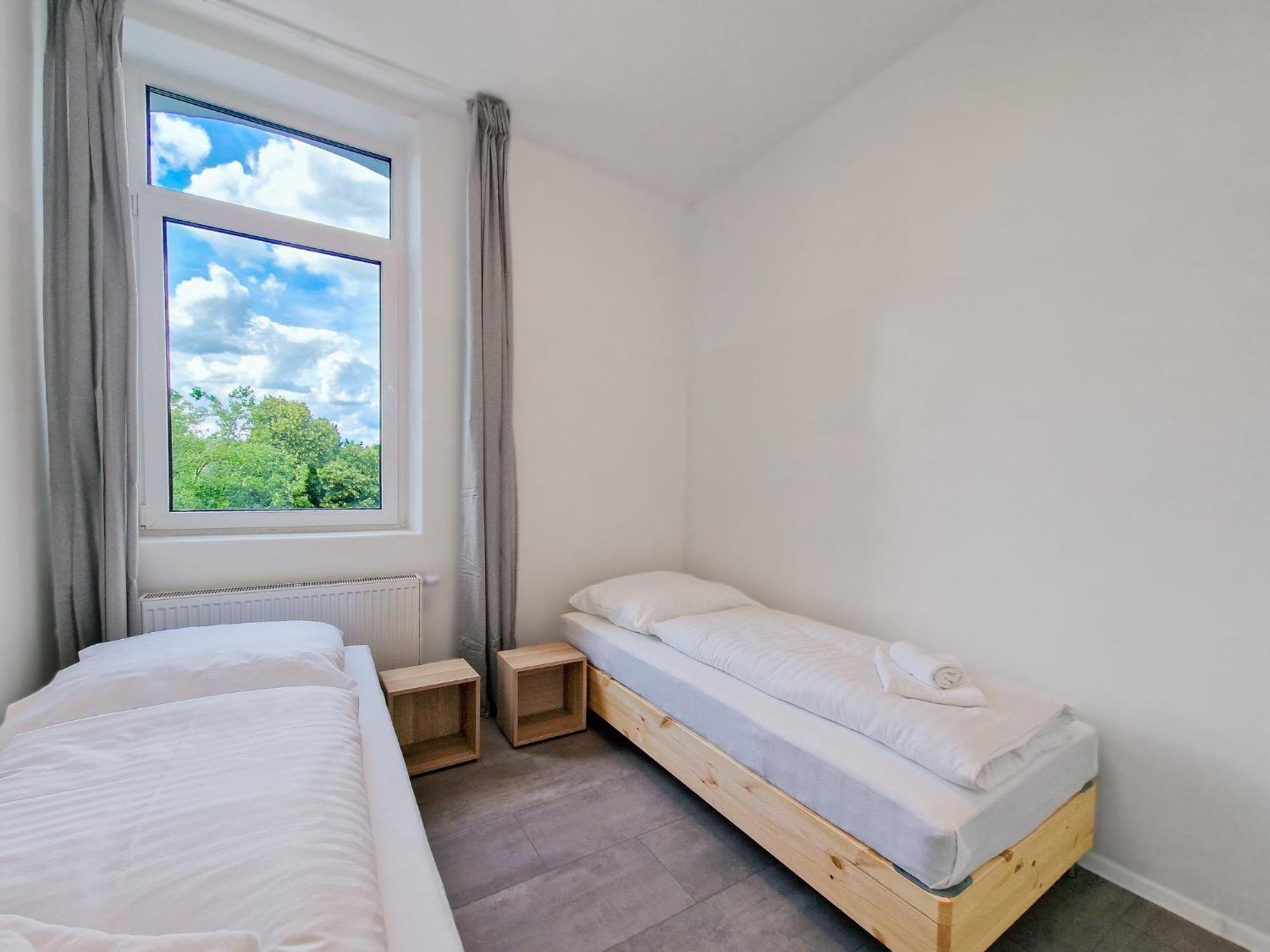 Raj Living - 3 And 4 Room Monteur Apartments ドゥイスブルグ エクステリア 写真