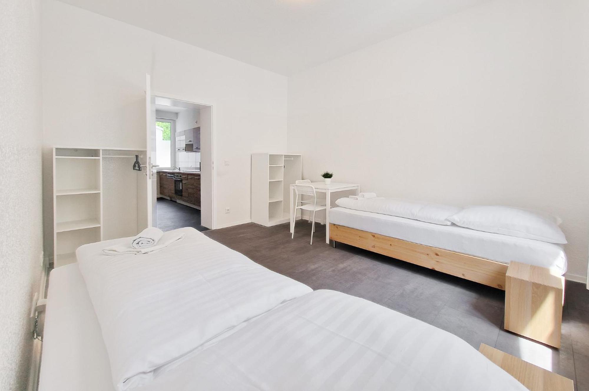 Raj Living - 3 And 4 Room Monteur Apartments ドゥイスブルグ エクステリア 写真