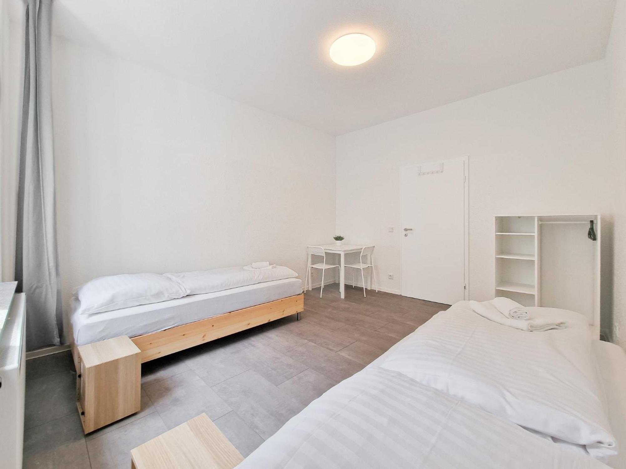 Raj Living - 3 And 4 Room Monteur Apartments ドゥイスブルグ エクステリア 写真