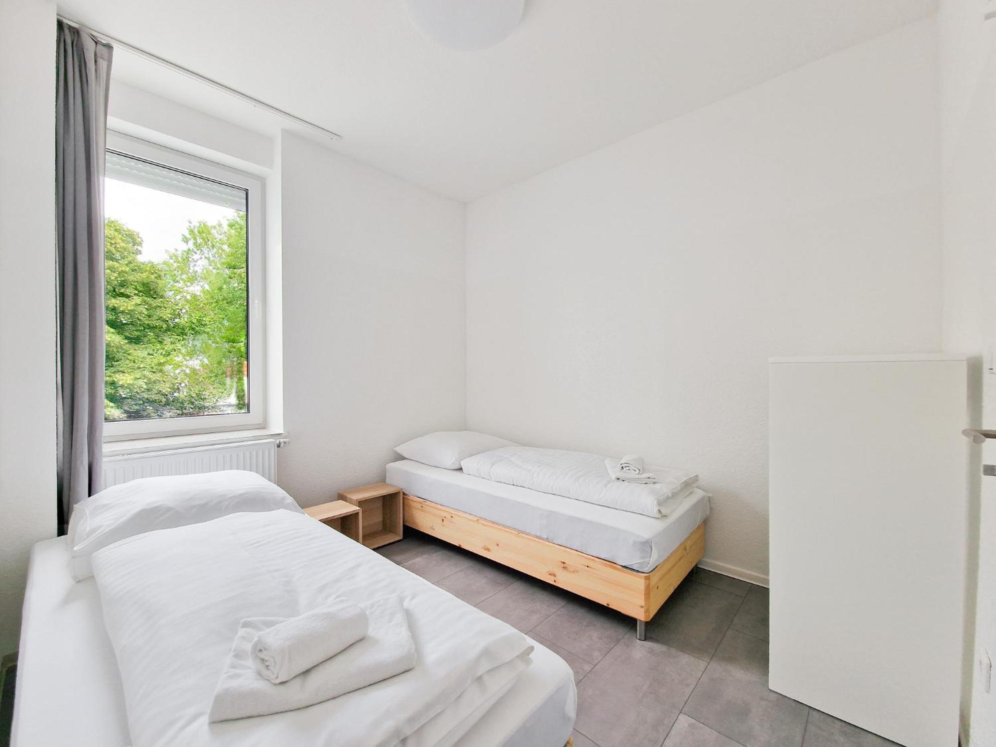 Raj Living - 3 And 4 Room Monteur Apartments ドゥイスブルグ エクステリア 写真