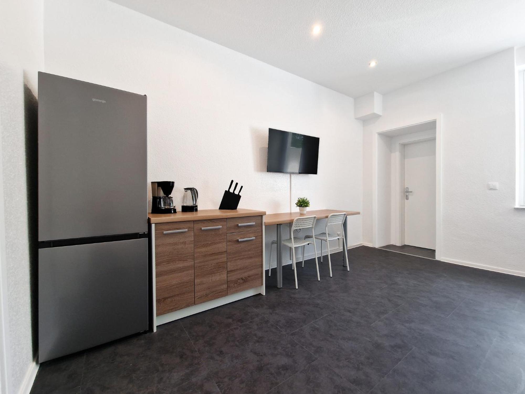 Raj Living - 3 And 4 Room Monteur Apartments ドゥイスブルグ エクステリア 写真