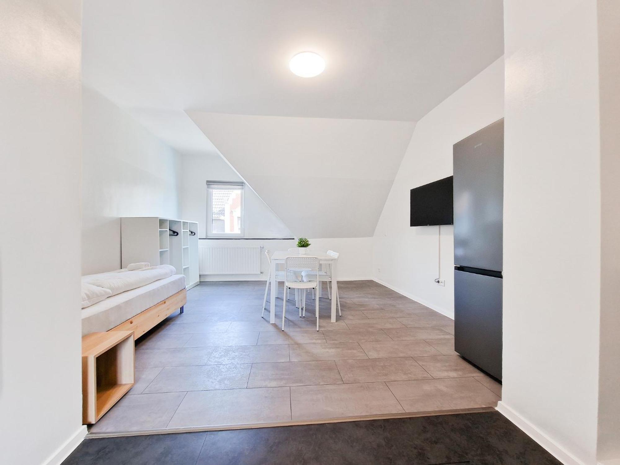 Raj Living - 3 And 4 Room Monteur Apartments ドゥイスブルグ エクステリア 写真