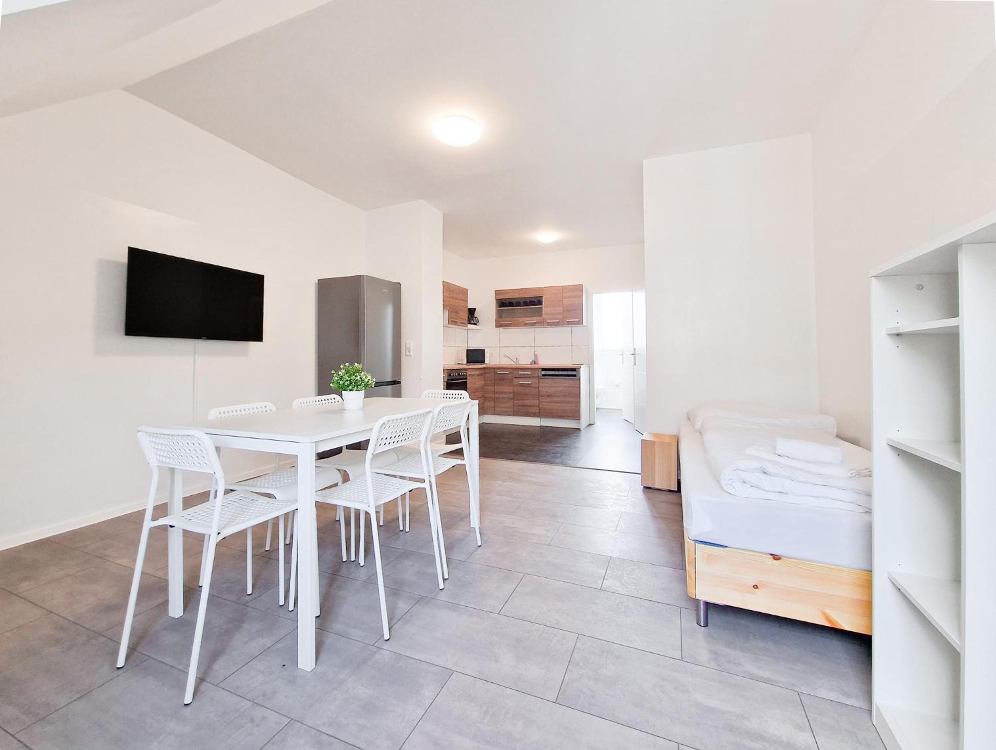 Raj Living - 3 And 4 Room Monteur Apartments ドゥイスブルグ エクステリア 写真